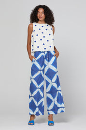 Model Genericm wearing size sample of the Rose Top – Polkadot in colour Polkadot, from the front