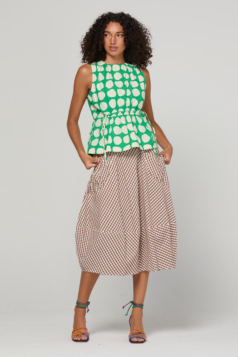 Model Genericm wearing size sample of the Carmen Top – Circulo in colour Circulo, from the front