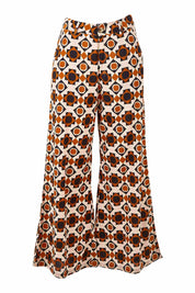 Product shot of the Grand Flare in colour Cascia, from the front