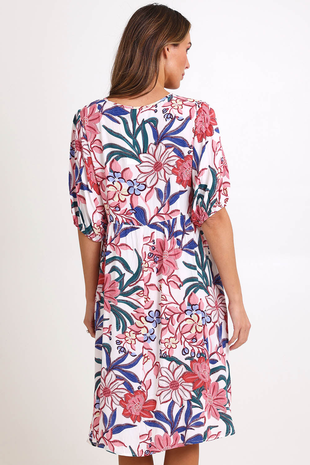 Model Madelinec wearing size 10 of the Billow Pocket Print Dress – Pink in colour Pink, from the back