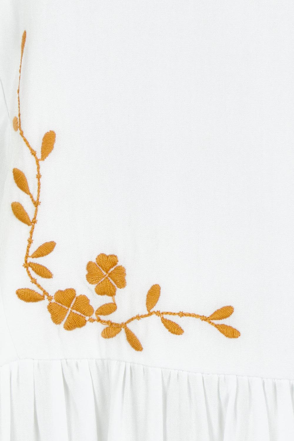 Product shot of the Bombay Beauty Top in colour White (White), detail