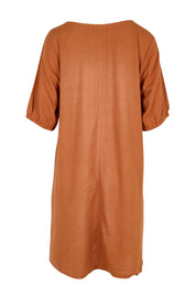 Product shot of the Core Linen V Shift Dress – Cinnamon in colour Cinnamon, from the back