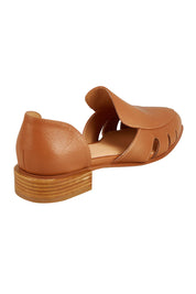 Product shot of the Emmette Leather Flat in colour Dktan, from the back