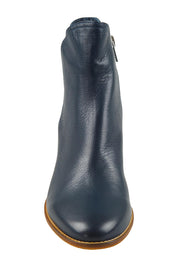 Product shot of the Mockas Ankle Boot in colour Navyleath (Blue), detail