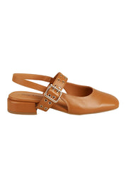 Product shot of the Vavka Leather Heel in colour Dktan, from the front