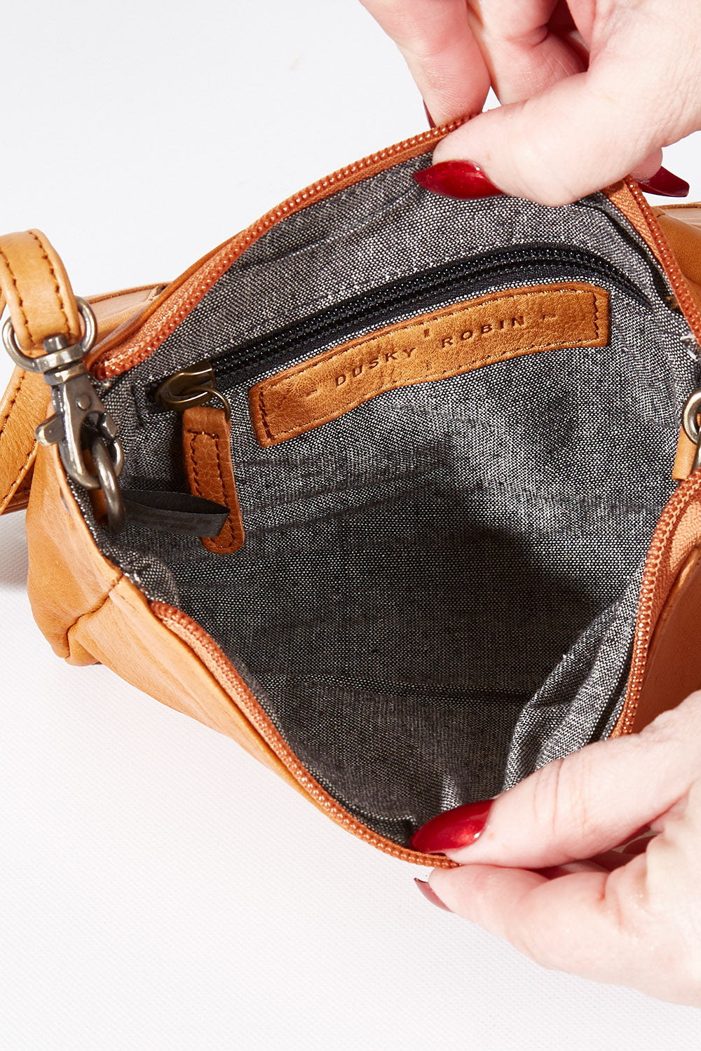 Product shot of size OneSize of the Sara Leather Bag in colour Tan, detail