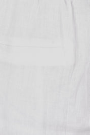 Product shot of the Studio Linen Short in colour Salt (White), detail