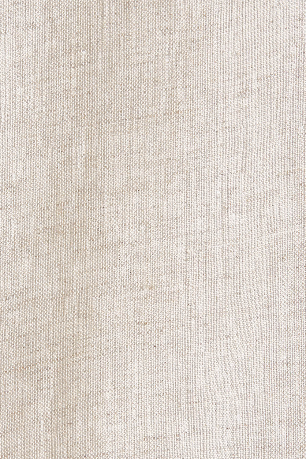 Product shot of the Studio Linen Shirt in colour Tusk, detail