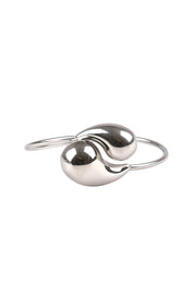 Product shot of the Halcyon Cuff in colour Silver (Metallics), detail