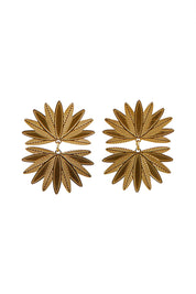 Product shot of the Laax Fan Earring in colour Gold (Metallics), from the front