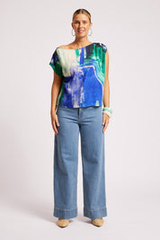Model Genericm wearing size sample of the Palmera Top – Seafoam in colour Seafoam, from the front