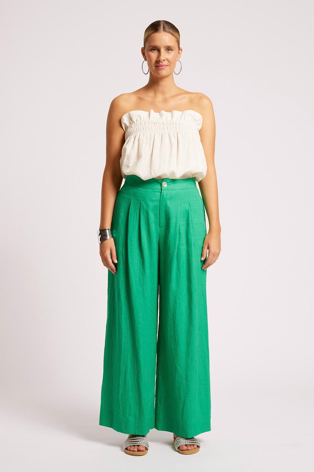 Model Genericm wearing size sample of the Cove Palazzo Pant – Jade in colour Jade, from the front