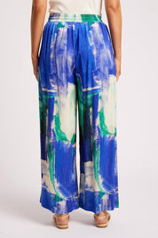 Model Genericm wearing size sample of the Palmera Pant – Seafoam in colour Seafoam, from the front