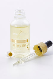 A model wearing size OneSize of the Glory Oil in colour Natural, from the front, showing the whole outfit
