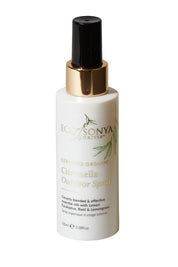 Product shot of the Organic Personal Outdoor Spray in colour Natural, from the front