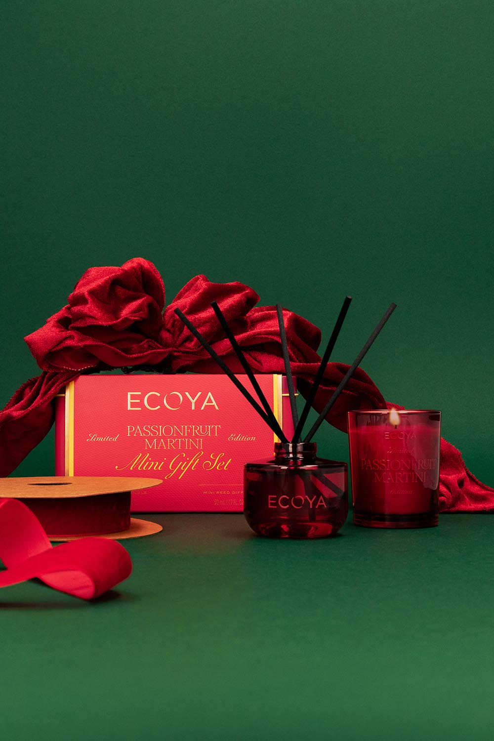Product shot of the Mini Gift Set - Passionfruitmartini in colour Passionfruitmartini, showing detail