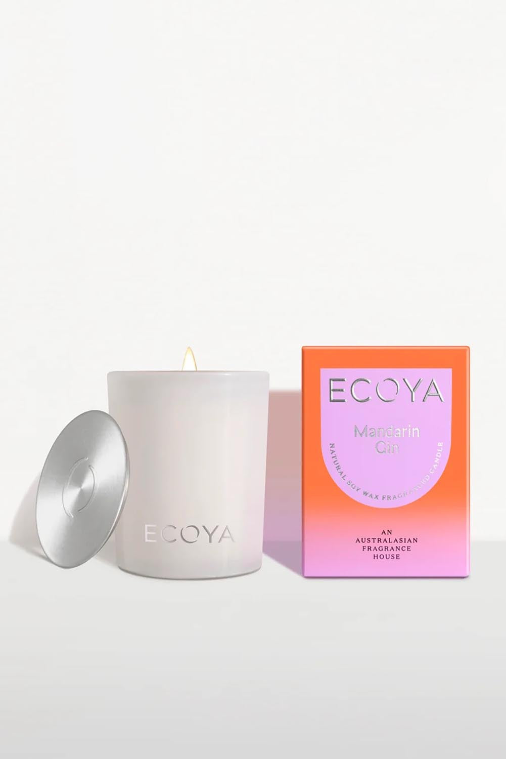Product shot of the Mini Madison Candle - Mandaringin in colour Mandaringin, from the front