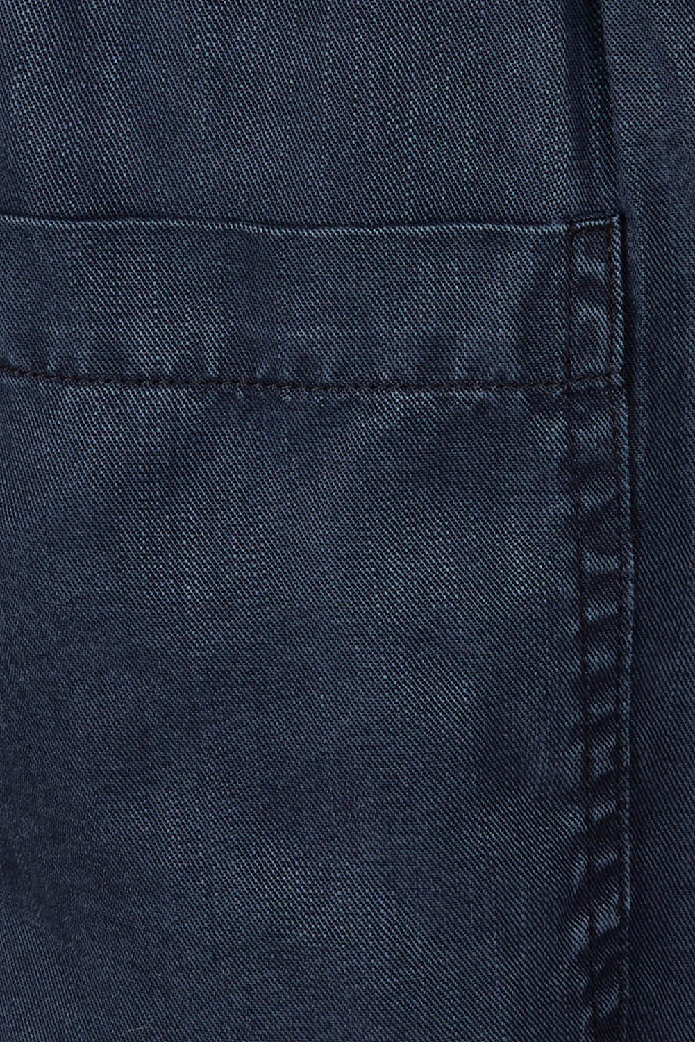 Product shot of the Bliss Washed Short in colour Washednavy (Blue), detail