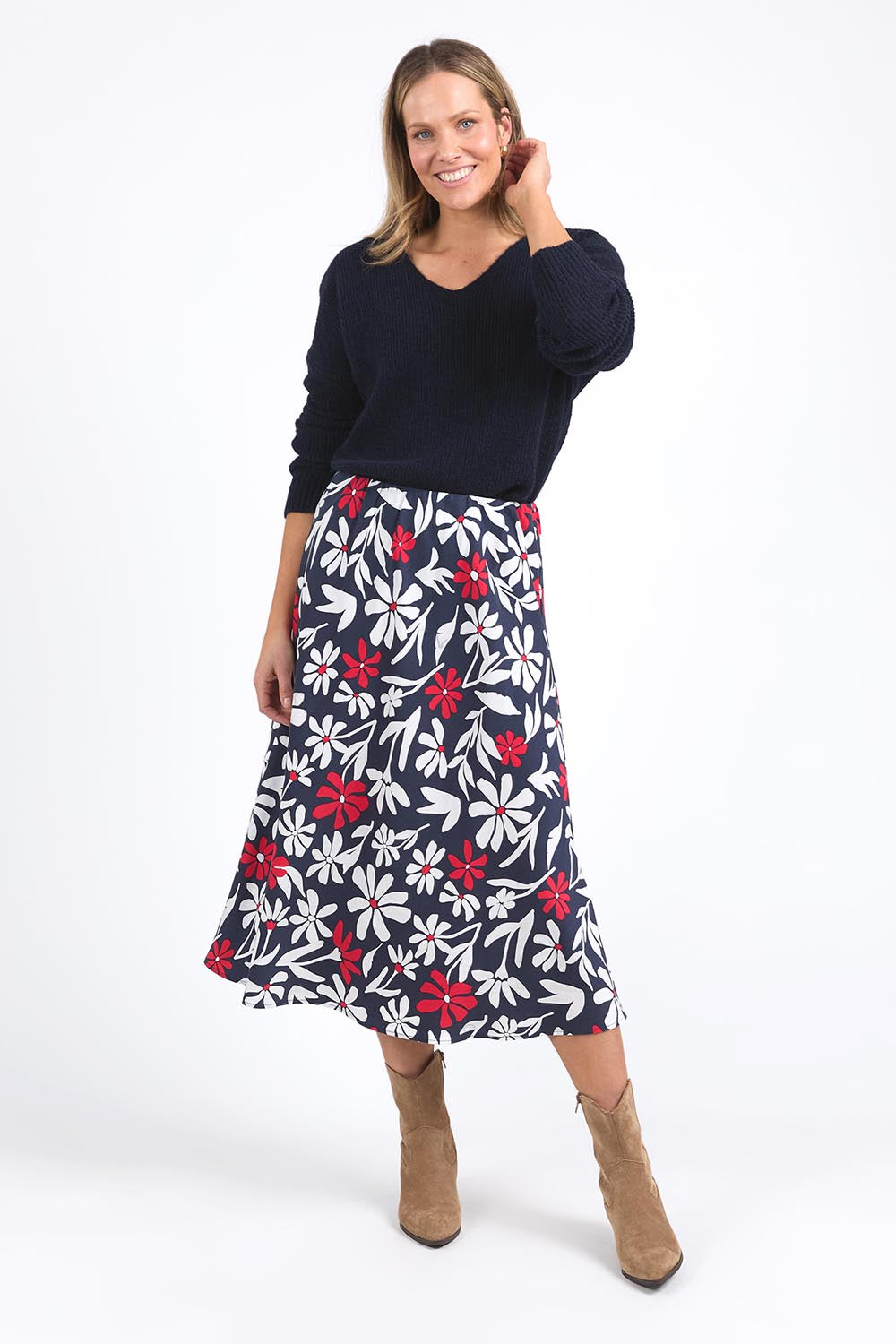 A model wearing the Indie Floral Lyocell Linen Skirt in colour Indieprint, from the front, showing the whole outfit