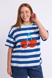 Model Genericm wearing size sample of the Cherry Cotton Tee – Chinablue in colour Chinablue, in a cropped view
