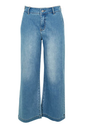 Product shot of the Izzy Wide Leg Jean in colour Lightblue (Blue), from the front