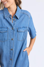 A model wearing the Cora Denim Lyocell Blend Dress in colour Misblue (Blue), from the front, cropped image