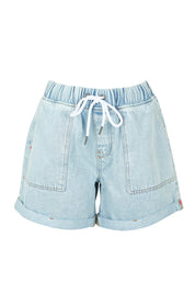 Product shot of the Fundamental Emma Relaxed Short in colour Lghtblue (Blue), from the front