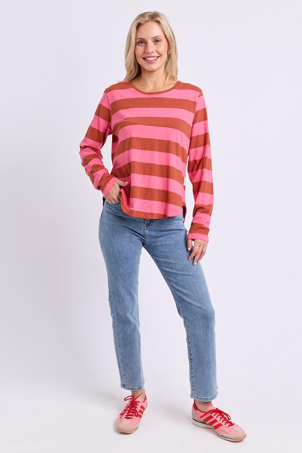Model Genericm wearing size sample of the Fundamental Spritz Stripe Ls Tee – Earthpink in colour Earthpink, from the front