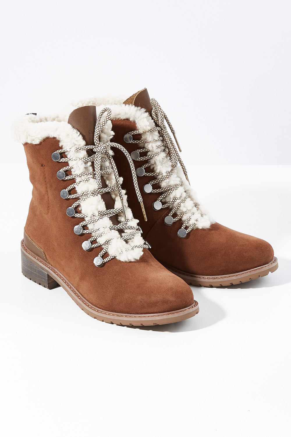 A model wearing size 8 of the Billington Waterproof Boot in colour Oak, from the front, showing the whole outfit