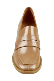 Product shot of the Chance Leather Heel Loafer in colour Latte, detail