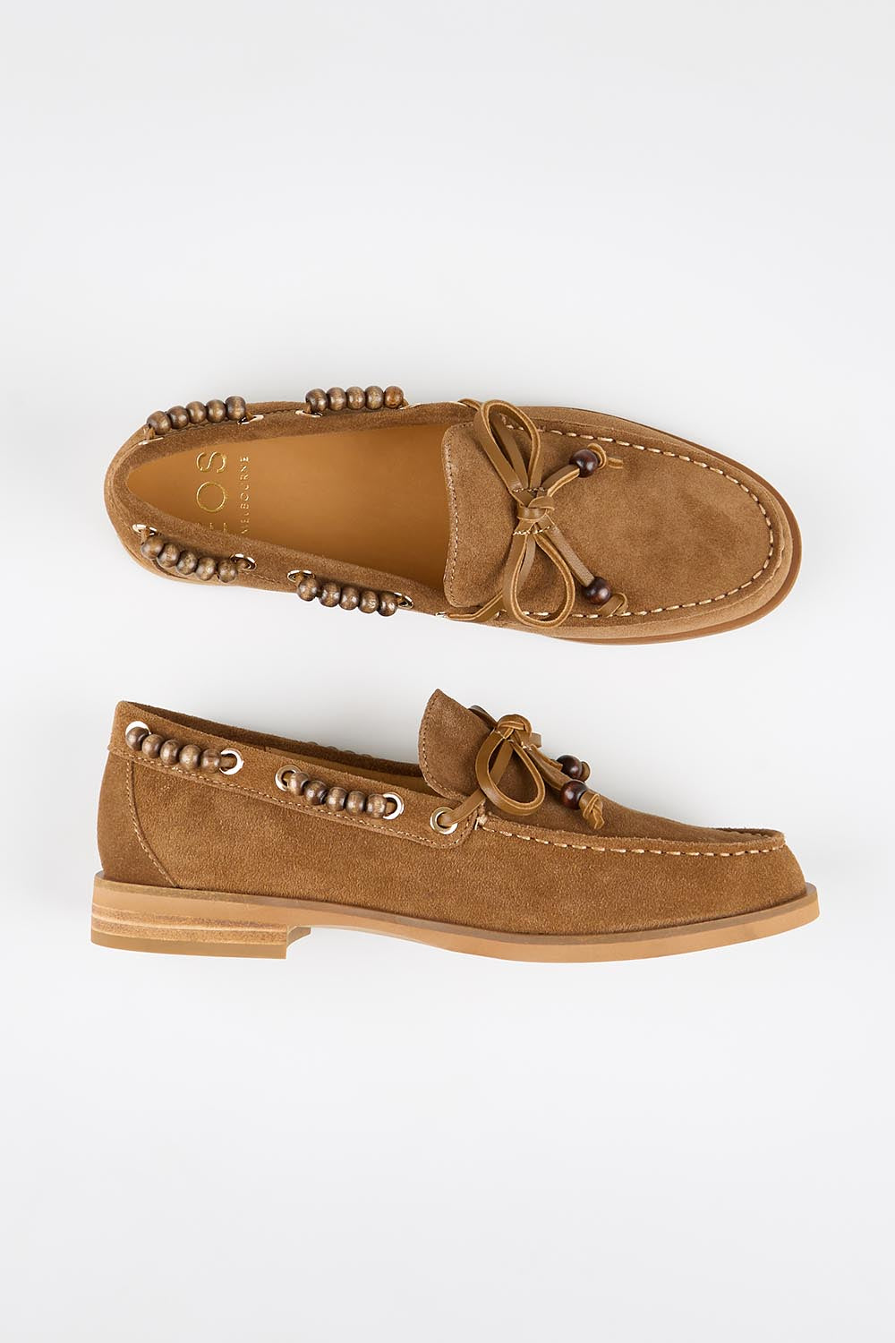 Model Genericm wearing size sample of the Foressa Flat - Pecansuede in colour Pecansuede, from an angle
