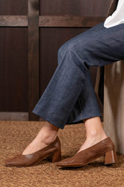 Product shot of the Hatten Heel - Coconut in colour Coconut, from the front