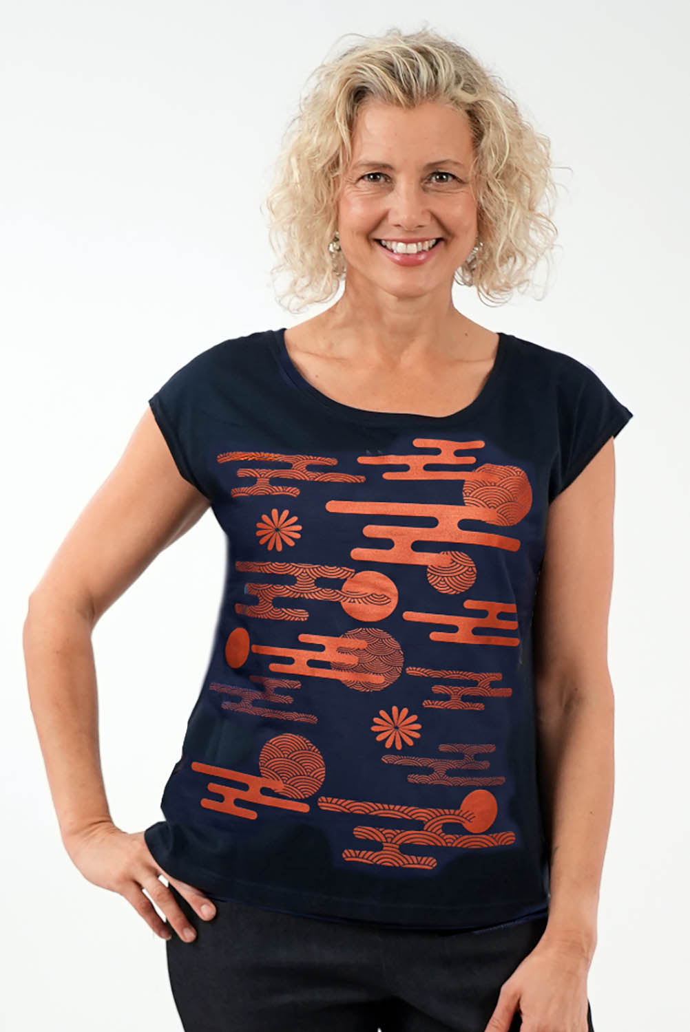 Model Genericm wearing size sample of the Bobby Top - Navyorange in colour Navyorange, in a cropped view