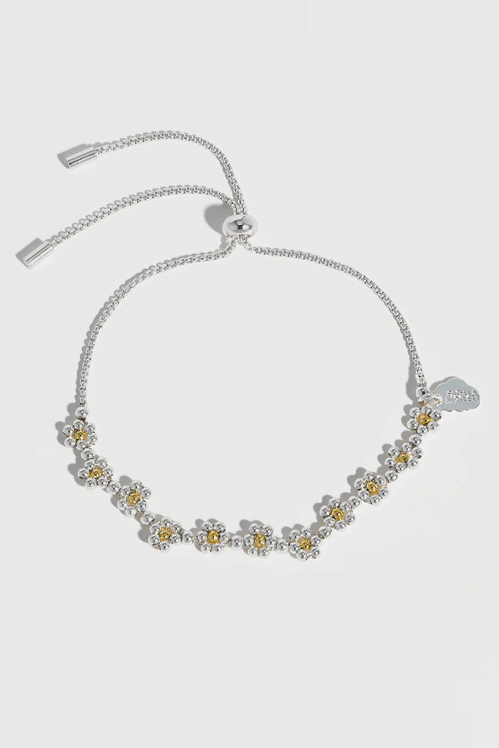 Product shot of the Daisy Chain Bracelet in colour Silver (Metallics), detail