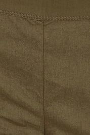 Product shot of the Fuss Free 7/8 Pant in colour Kelp (Green), detail