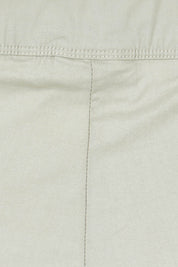 Product shot of the Fuss Free 7/8 Pant in colour Lightkhaki (Green), detail