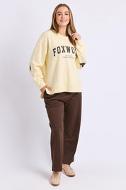Model Genericm wearing size sample of the Elements Interval Cotton Crew – Buttercrea in colour Buttercrea, from the front