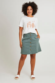 Model Olivia wearing size 10 of the Etched Cotton Geo Tee in colour Vinwhite (White), from the front, showing the whole outfit