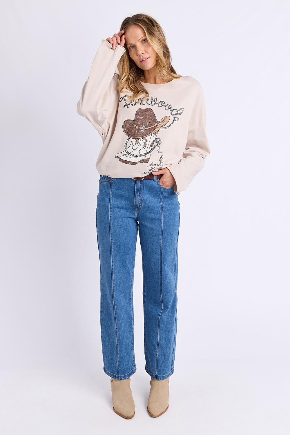 Model Genericm wearing size sample of the Bandit Boots Long Sleeve Tee – Oat in colour Oat, from the front