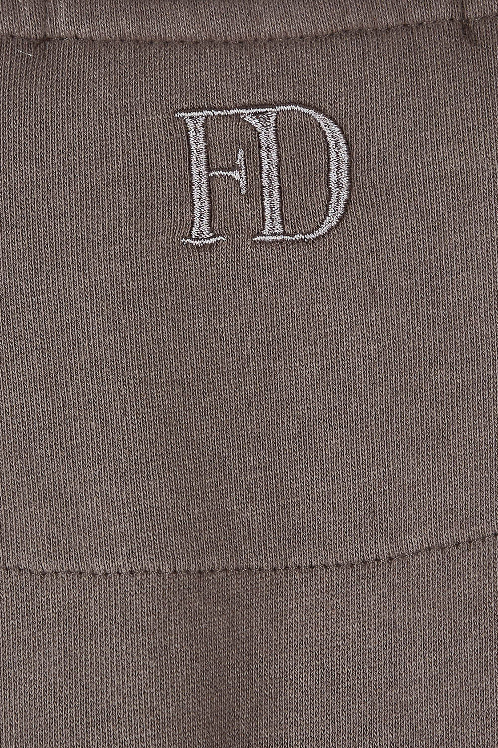 Product shot of the Everyday Crew in colour StoneGrey (Grey), detail