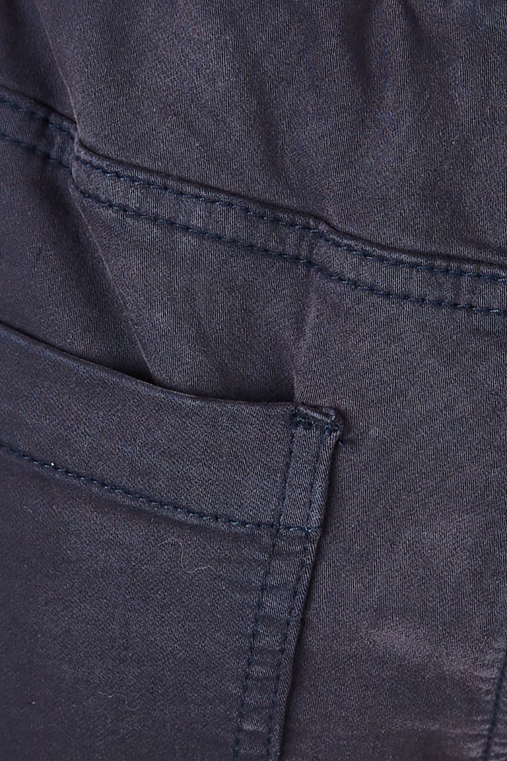 Product shot of the Elements Sylvia Jogger in colour Navy (Blue), detail