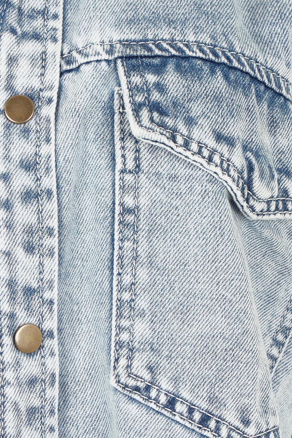 Product shot of the Daisy Denim Ss Shirt in colour Lightblue (Blue), detail