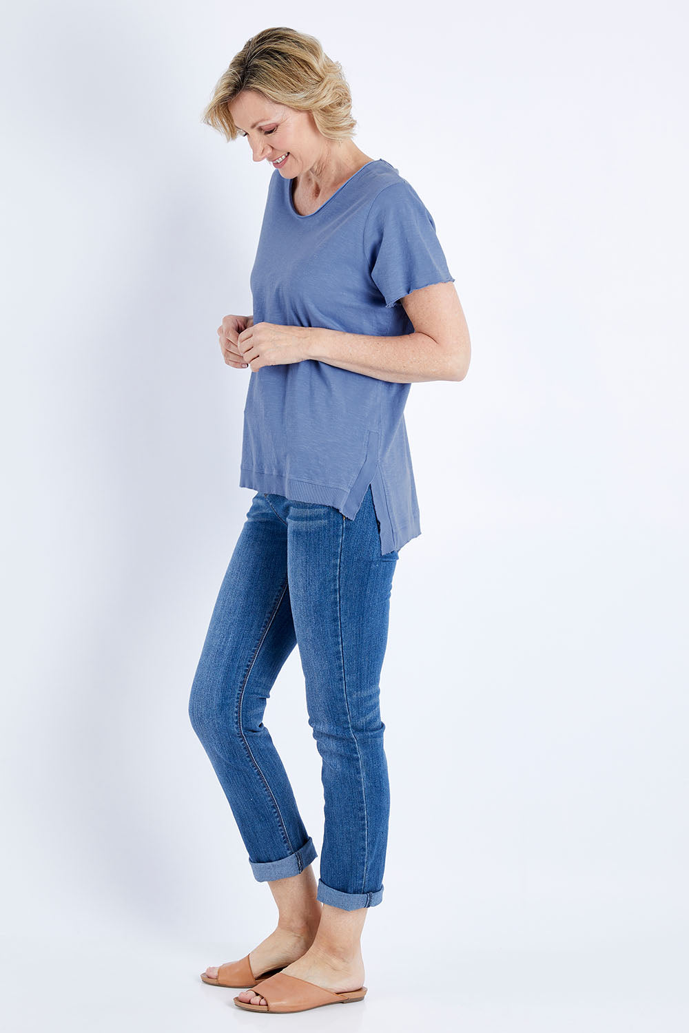 Model Veronica wearing size 10 of the Elements Night Hawk Tee in colour Blue (Blue), from the front, showing the whole outfit