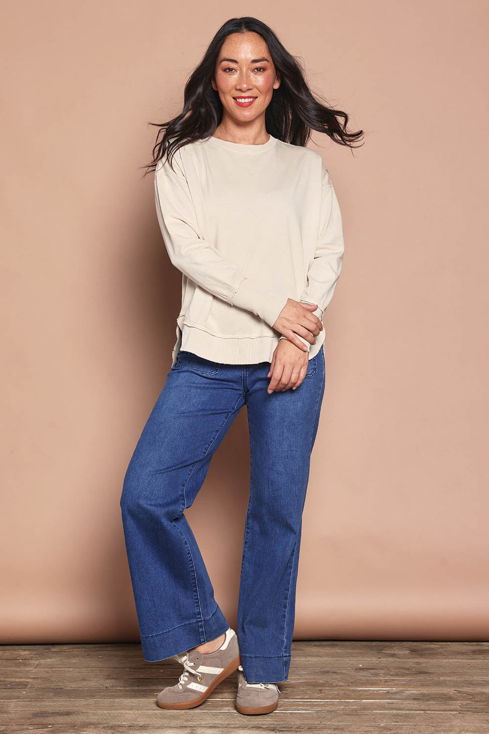 Model Katie wearing size 8 of the Elements Farrah Cotton Long Sleeve in colour Oat, from the front, showing the whole outfit