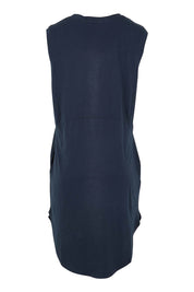 Product shot of the Elements Bungalow Dress in colour Dksapphire (Blue), detail