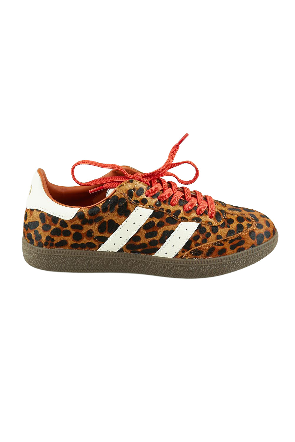 Product shot of the 2001 Parallel Suede Sneaker in colour Leoivory, from the front