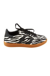 Product shot of the 2001 Parallel Suede Sneaker in colour Zebra (White), from the front