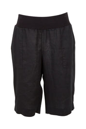 Product shot of the Pull On Linen Short in colour Black (Black), from the front