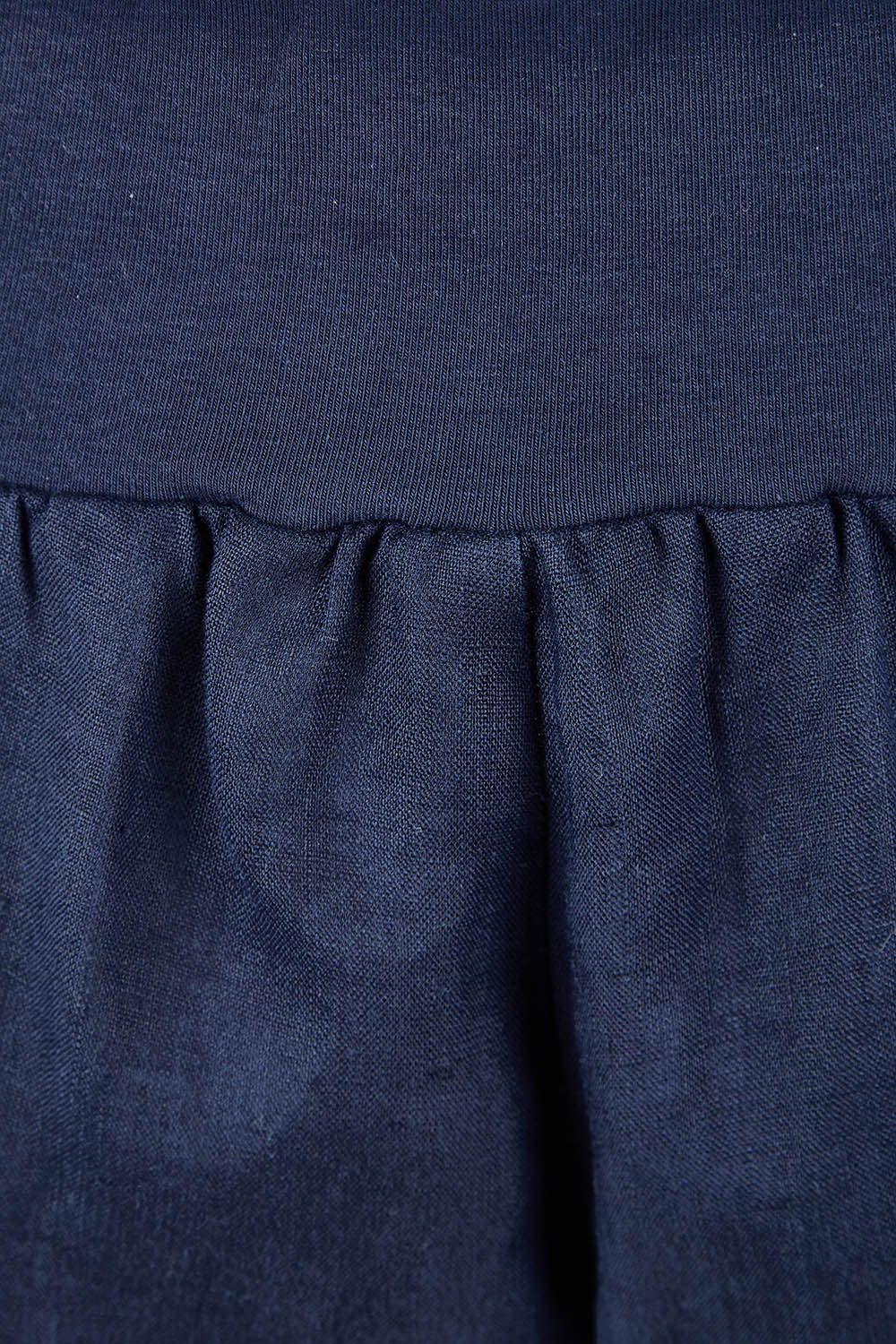 Product shot of the Jersey Waist Linen Short in colour Navy (Blue), detail
