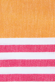 Product shot of the Hammamas Reef Cotton Towel in colour FuschOran, detail